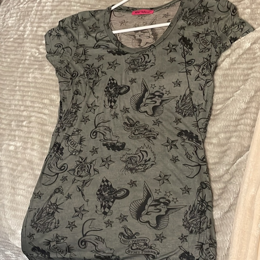 Betsy Johnson Long Tee. Size M/L